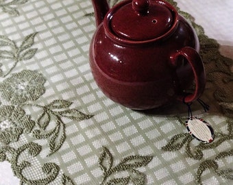 Lace Table Runner Heritage Lace Floral Trellis in Fern Green. Discontinued, Vintage and Very Rare. New.