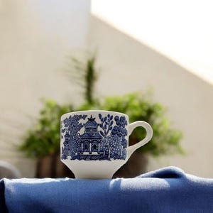 Churchill England Vintage Blue Willow China Tea Cup Coffee Cup. Made in England. Circa 1960&#39;s.