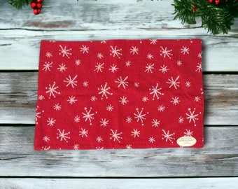 Vintage Christmas Holiday Placemat Table Linen Hostess Gift. Never Used.