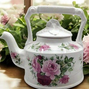 Vintage Collectible, Arthur Wood Porcelain Teapot with Burgundy and Pink Roses. Pre-owned.