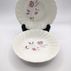 Pink Roses Stylized with Scallop Edge No Trim Dessert Fruit Bowls. Set of 3 Vintage Collectible.
