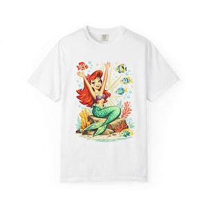 Retro Atomic Little Mermaid Illustration T-Shirt | Mid Century Mermaid Lover Underwater Fish Coral Design bild 14