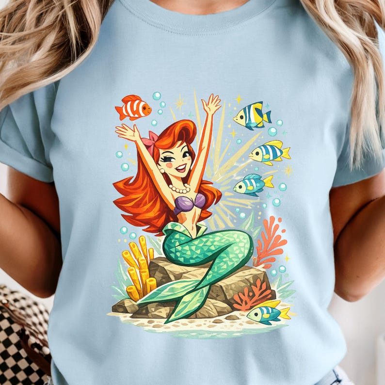Retro Atomic Little Mermaid Illustration T-Shirt | Mid Century Mermaid Lover Underwater Fish Coral Design bild 9