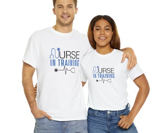 Enfermera en camisa de entrenamiento para la escuela de enfermería Camiseta de estudiante para la camiseta de enfermera registrada Regalo para la camiseta de enfermera graduada