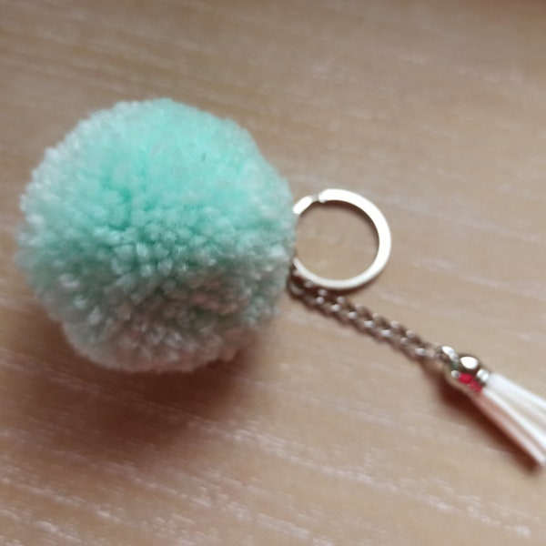 Porte-clé pompon vert d'eau