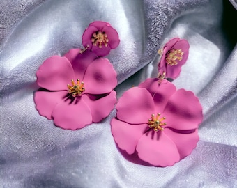Fuschia metalic floral dangle earrings