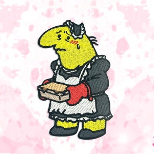 Puede incluir: Parche bordado con un personaje de dibujos animados amarillo con un traje de doncella, sosteniendo un sándwich. El personaje tiene una nariz grande y se sonroja. El parche tiene una combinación de colores negro, blanco, rojo y amarillo.