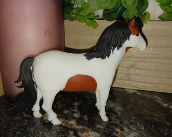 NEW Hartland Horse pinto paint pony