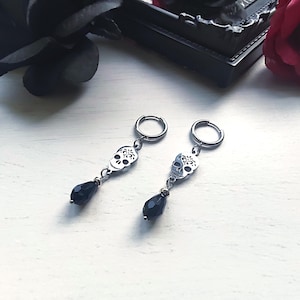 Boucles d&#39;oreilles créoles tête de mort, bijoux gothiques, boucles d&#39;oreilles gothiques, créoles tête de mort argentées, boucles d&#39;oreilles punk alternatives, bijoux Y2K, grunge