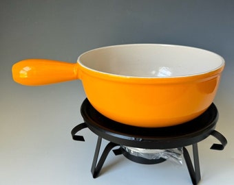 Le Creuset #22 Vtg Saffron Yellow Orange 2 Qt Sauce Pot w/Warmer Fondue France