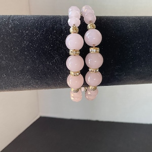 Bracelet coulissant en pierre rose et or