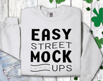 Ash Gildan 18000 Sweatshirt Mockup: St Patrick's Day Flat Lay (Digitaler Download) EM1SP