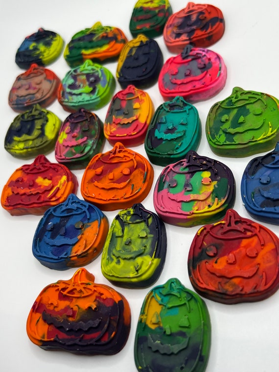Halloween Party Favors, Halloween Classroom Favors, Party Favors crayon, Halloween Crayons, Trick or Treat Favors, Crayon Names