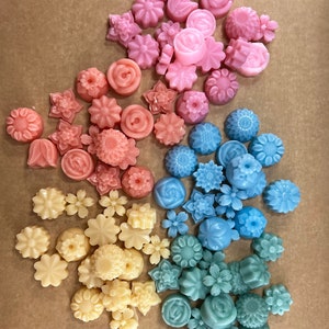 Spring Scented Assorted Flower Shaped Wax Melts| Choose From 5 Fragrance Choices| 3, 6, and 12 oz. sizes