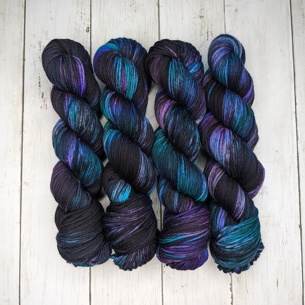 Galaxie noire | SUR COMMANDE | Fil teint à la main, fil teint Indie, fil de chaussette, fil peigné, Superwash Merino