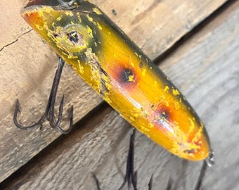 Vintage wooden fishing lure