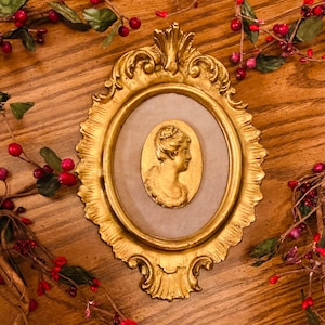VINTAGE Wunderschöne viktorianische Cameo Lady / ovaler Goldrahmen / Wanddekorkunst / antike viktorianische Kunst / viktorianischer florentinischer verzierter Rahmen
