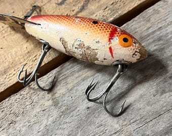 Vintage Wooden Fishing Lure Red Cream Scale Pattern Metal Diving Lip Old Wood Plug Rustic Cabin Decor