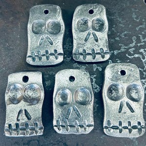 Hand Forged Steel Skull Keychain: Blacksmith Made, Heavy Duty bild 4