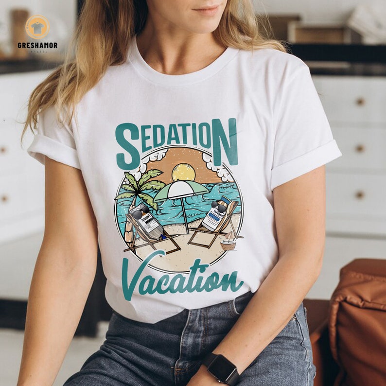 Sedation Vacation ICU Nurse Shirt: Funny Intensive Care Tee Bild 4