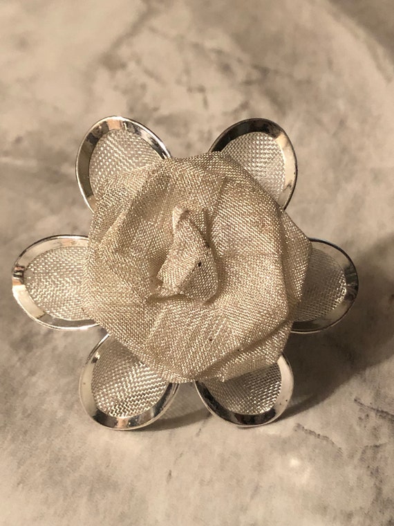 AAi Vintage Silver metal mesh flower pin brooch