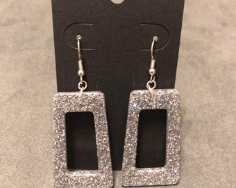 Dangle resin earrings