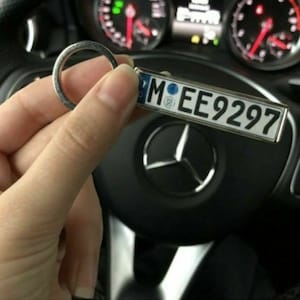 Schlüsselanhänger für Auto Minikennzeichen Geschenk Box Nummernschild Accessoires