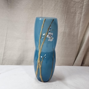 Fenton 2006 Horizon &quot;Cherry Blossoms on Indigo Blue&quot; 4397 3A Vase # 400/950