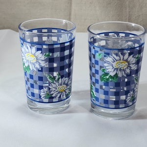 2x Vintage Daisy und Blau Karo KIG Indonesien Gingham Drink Ware Gläser Juice