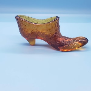 Fenton amber glass shoe – Daisy and Button