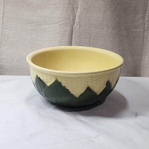Vintage Shawnee Pottery Mixing Bowl # 8 Corn King Design  8&quot; wide