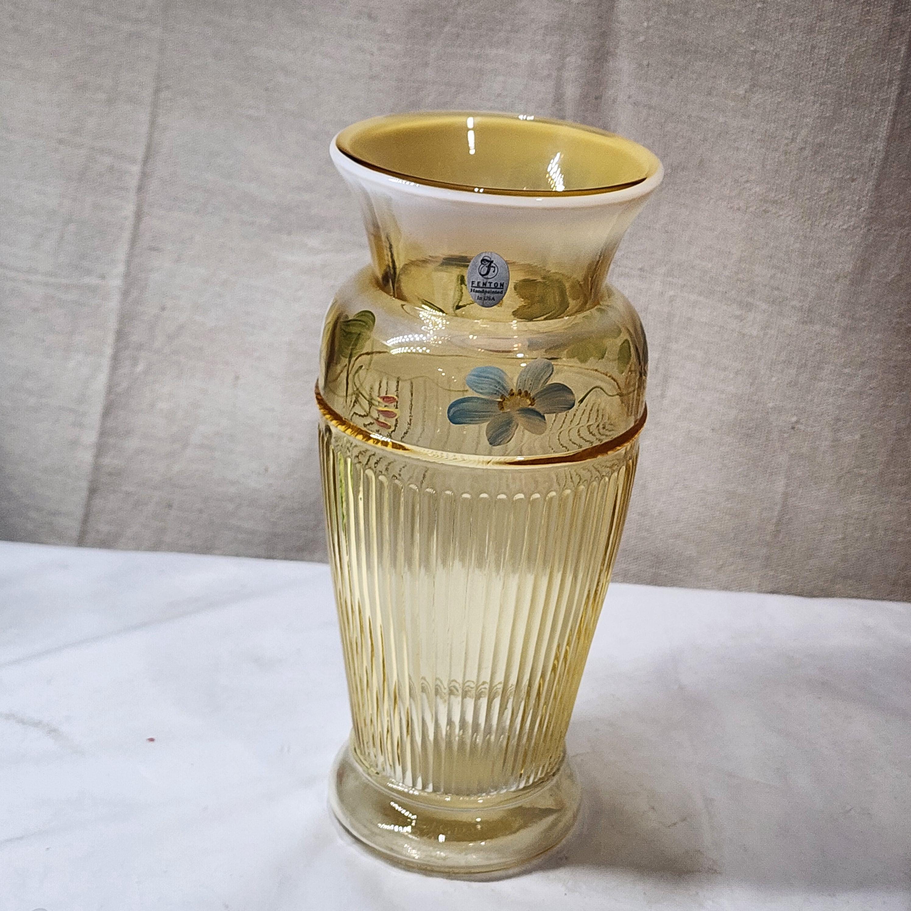 フェントンドットブルーベース Fenton Yellow Opalescent Daisy Blue on Silken Sand Adam's Rib Vase