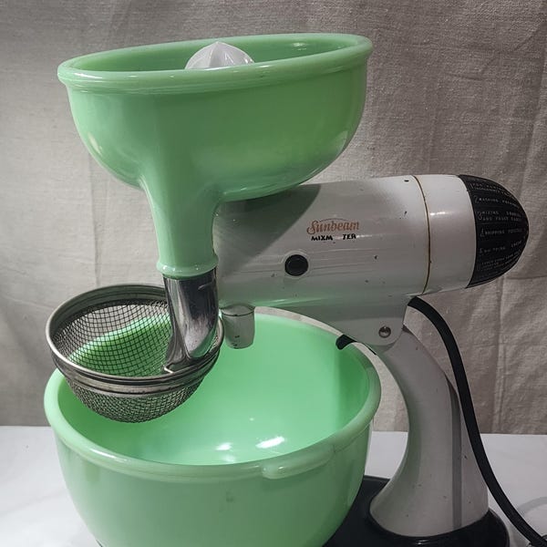 Vintage Uranium SUNBEAM Mixmaster With 2 Jadeite Bowl,Juicer Electric Mixer