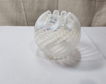 Vintage Fenton rose bowl 8 cripped