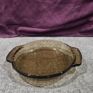 Vintage Lovenware Deep Dish Pie Plate Scalloped Edge Smokey Brown Handled USA