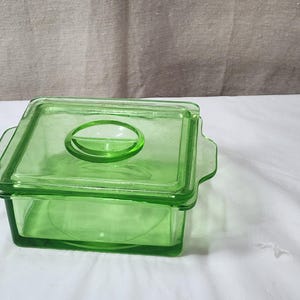Vintage Hazel Atlas Green Uranium (Vaseline) Glass Refrigerator dish