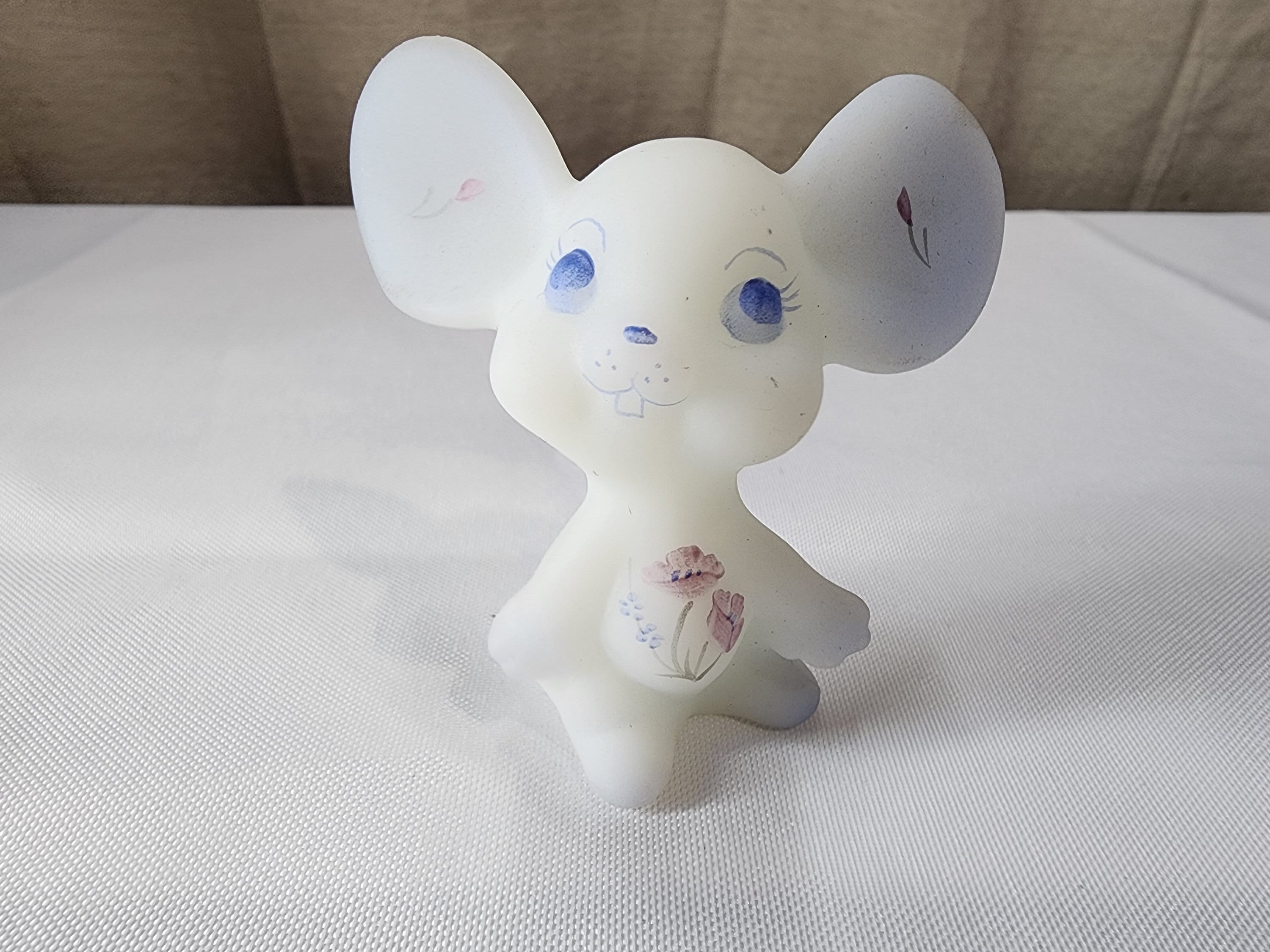 Vintage Fenton White Mouse Figurine Handpainted Signed 3