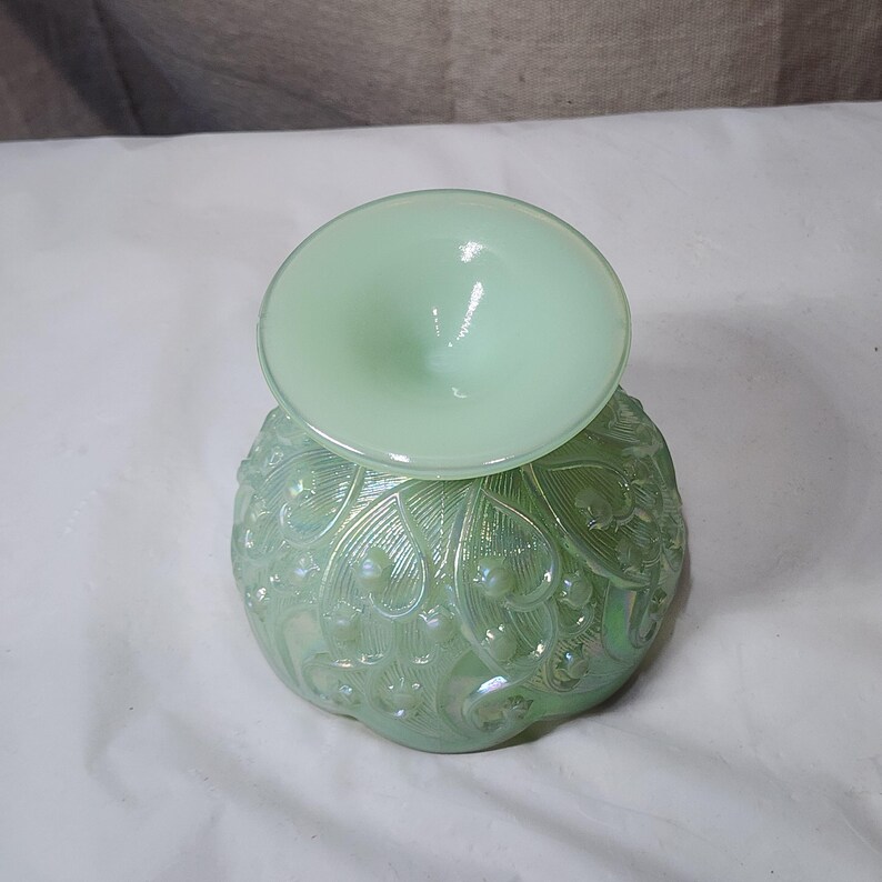 Vintage FENTON Fairy Light lily of the Valley Iridized Sea Foam Green