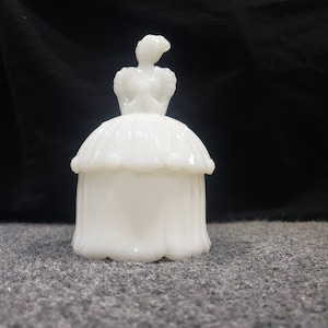 Vintage Akro Agate White Oplaescent Colonial Lady Powder Jar Puff Box / Powder Box