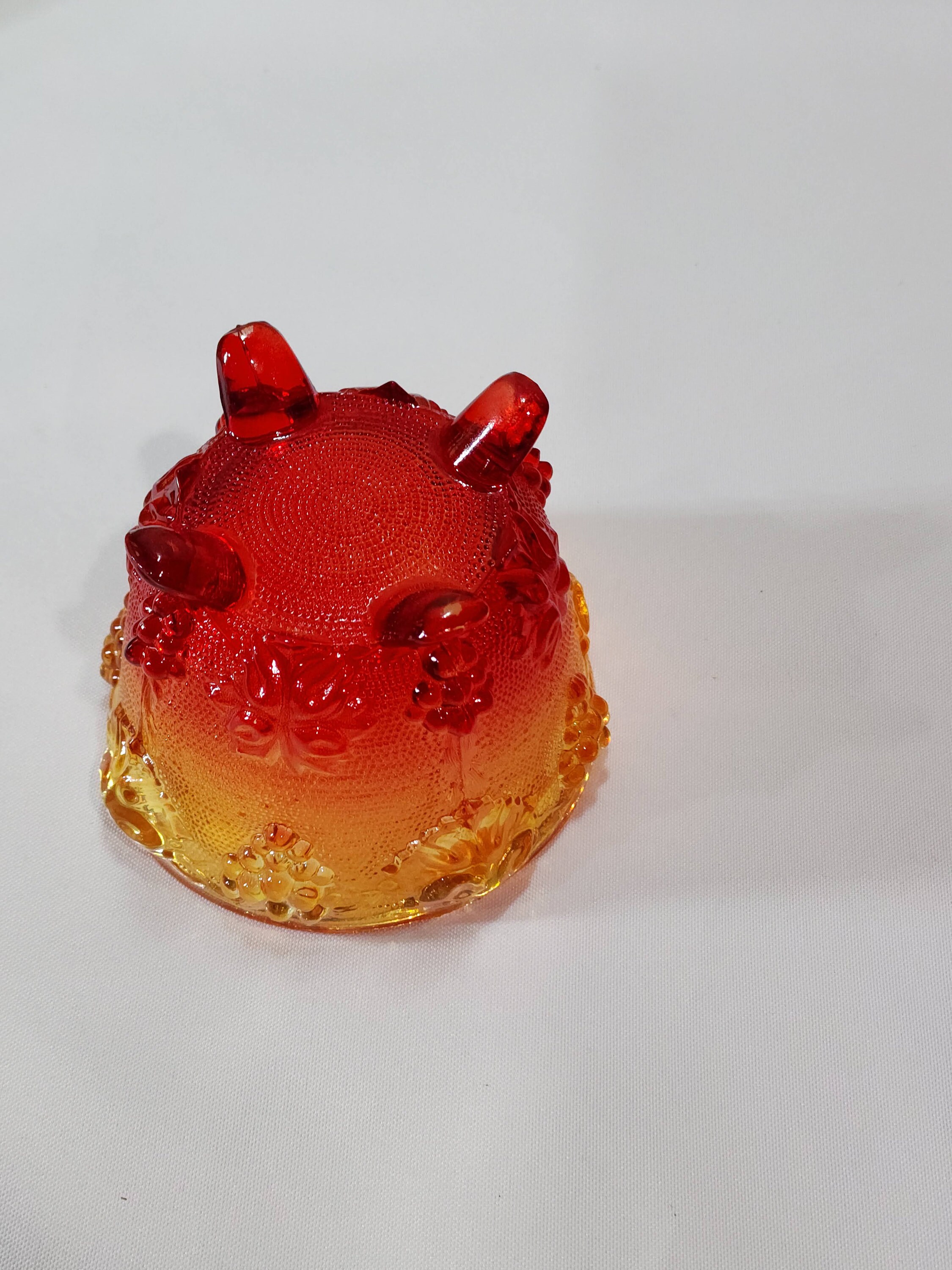 未使用・未開封　DREIMILLIONEN/AUS GLAS UND WEIN VTG Jeannette Harvest Grapes Amber Red Carnival Glass Footed