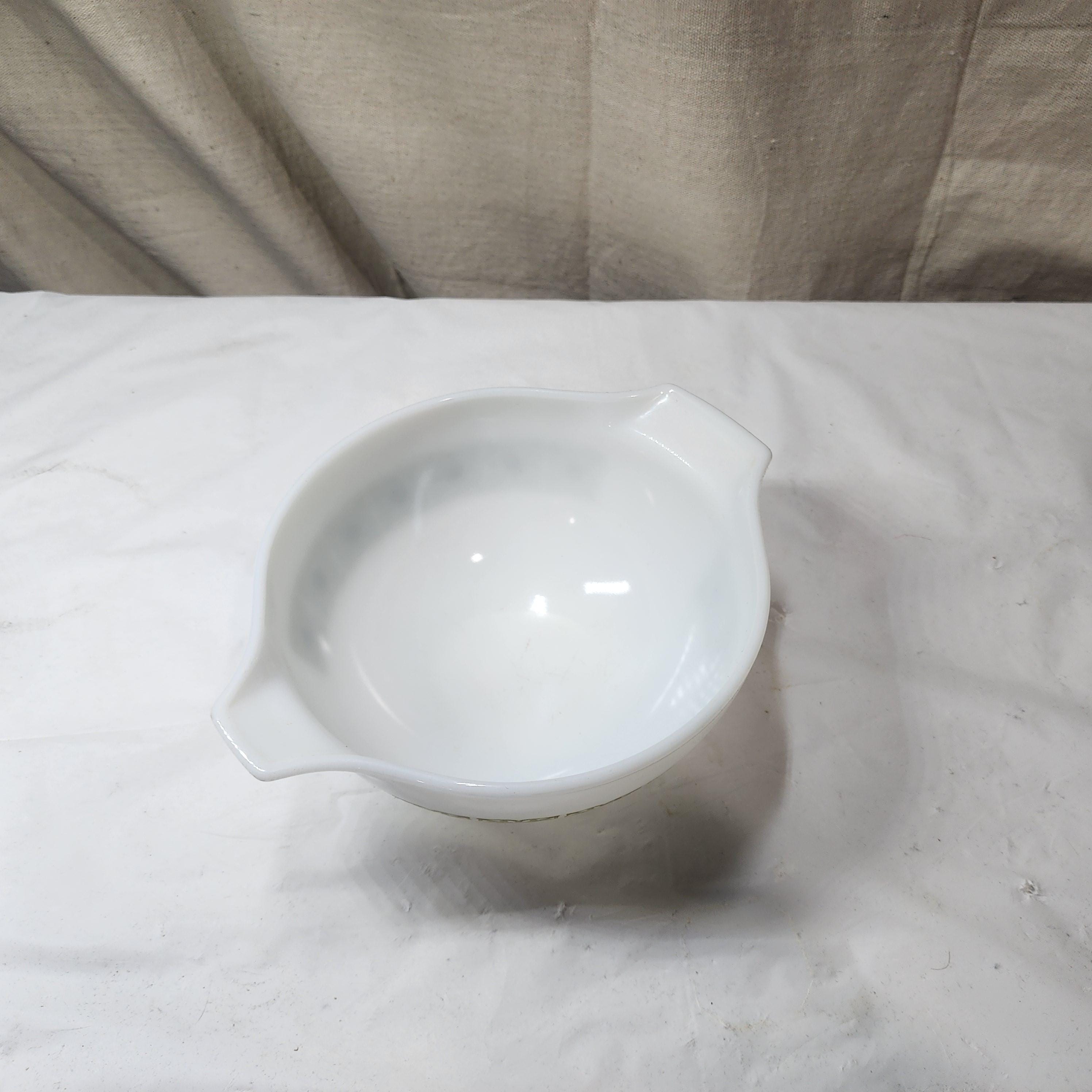 Vintage PYREX Double Handle Bowl 4 Qt Verde Green Dutch Clover