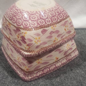 Temp-Tations by Tara Old World Lilac Square 2 Nesting Bowls. 1 Qt & 1.5 Qt.