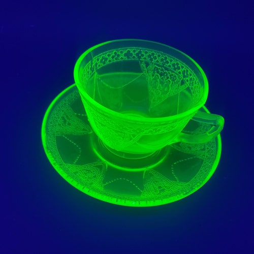 ヴィンテージ フェントン カスタード / イエロー サテン ガラス ウラン