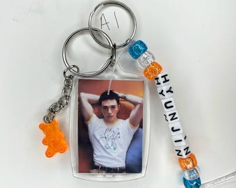 【Hyunjin•ヒョンジン】StrayKids　缶バッジ　アクスタ　チャーム ヒョンジン 缶バッチ まとめ売り hyunjin straykids - メルカリ