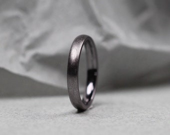 Slim Tantalum Wedding Ring. # 3 Ice-effect matt finish. 2.00 mm, 2.50 mm, 3.00 mm, 4.00 mm. Comfort fit.