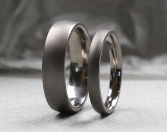 Titanium Wedding Rings Set. Ice-effect matt finish. Matching wedding rings set. 2.00 - 4.00 mm. Comfort fit.