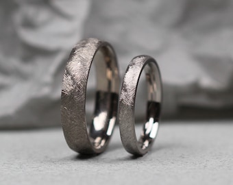 Titanium Wedding Rings Set. Cross matt finish. Matching wedding rings set. Comfort fit. FREE ENGRAVING.