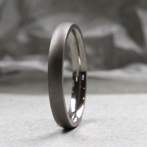 Titanium Wedding Rings Set. Ice-effect matt finish. Matching wedding rings set. Comfort fit.