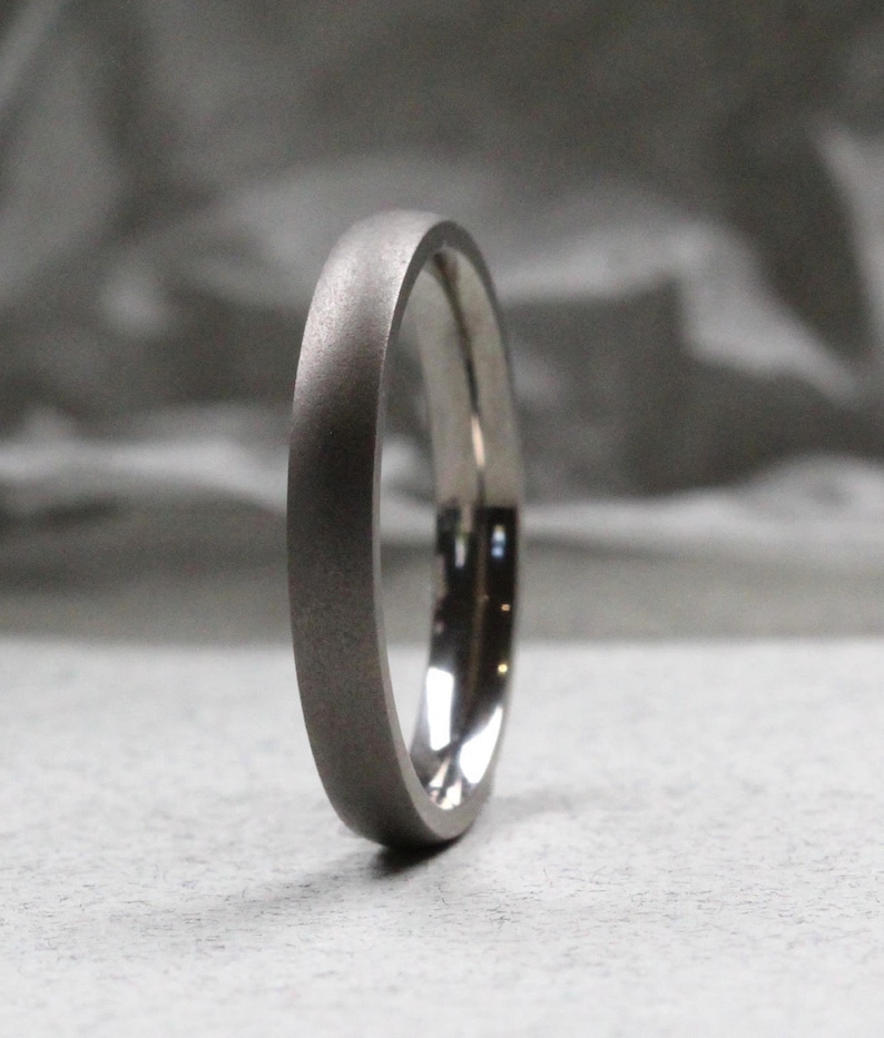 Titanium Wedding Rings Set. Ice-effect matt finish. Matching wedding rings set. Comfort fit.