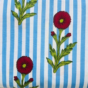 Katoenen stof met bloemenhandblokprint: boho-jurk naaien